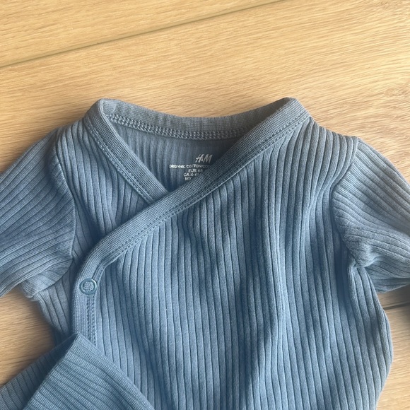 H&M ribbed set. - Picture 2 of 2